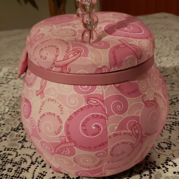 Sewing Box. - Picture 4 of 8